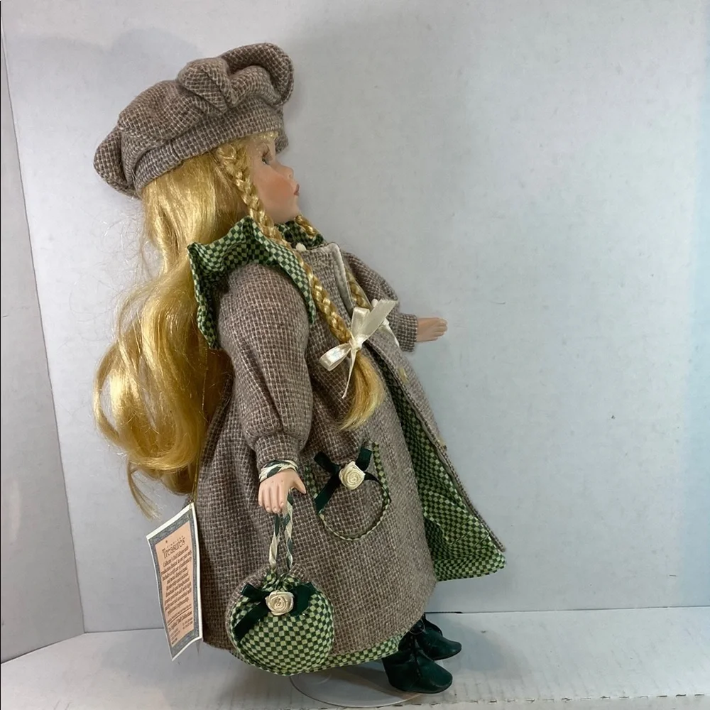 Vintage 2001 Angelina Collection‎ Green and Brown Doll with Accessory